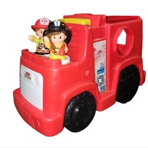 Fisher-Price Little People Fire Truck and Fire Fighter Play Set 2 Little People